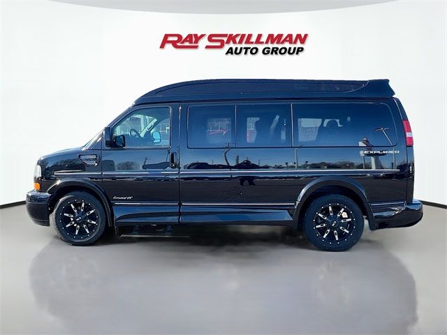 2015 GMC Savana Base