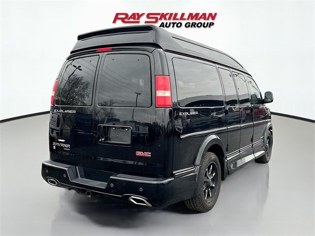 2015 GMC Savana Base