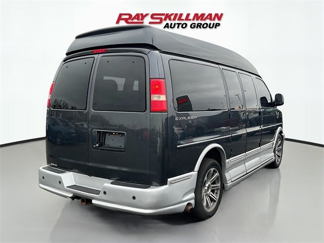 2015 GMC Savana Base