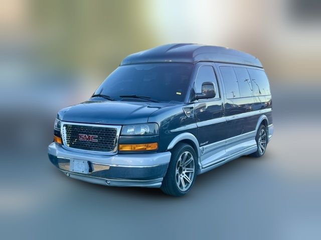 2015 GMC Savana Base