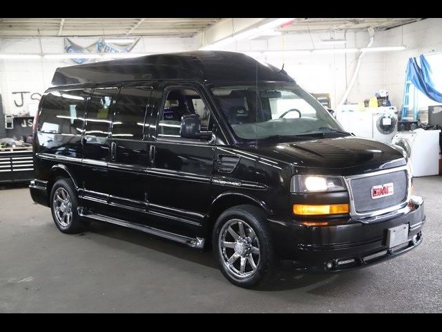 2015 GMC Savana Base