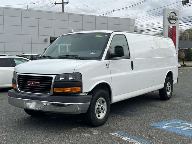 2015 GMC Savana Base