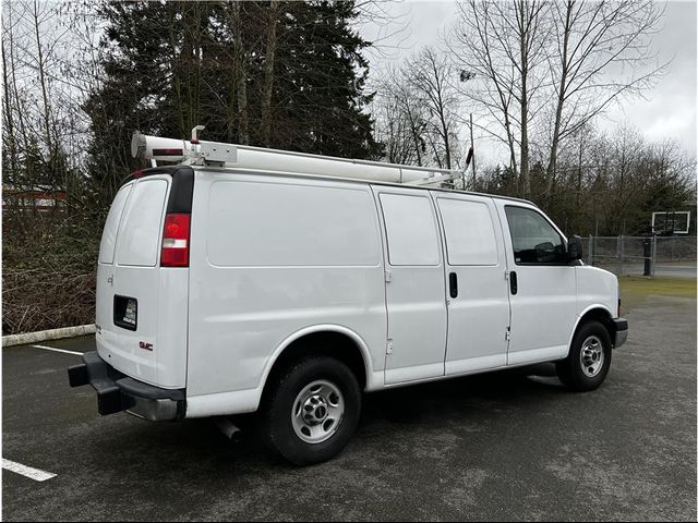 2015 GMC Savana Base