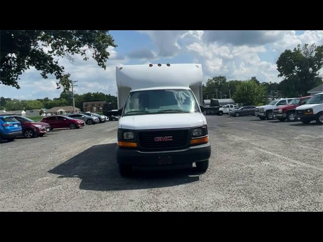 2015 GMC Savana Base