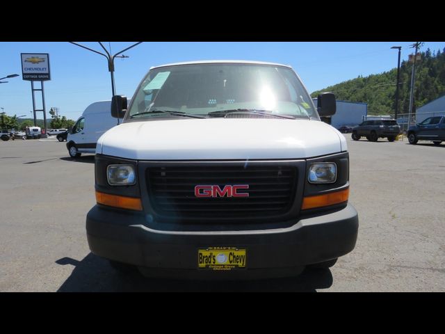 2015 GMC Savana Base