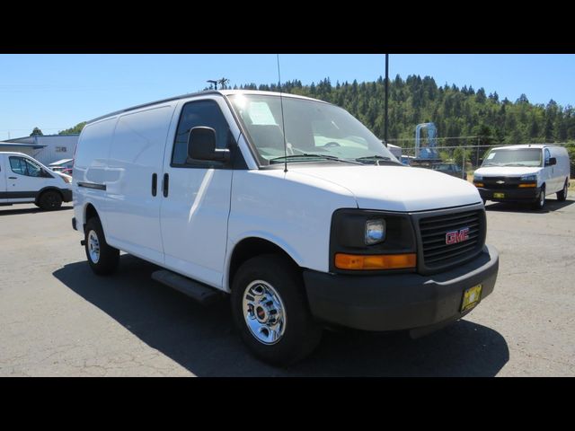 2015 GMC Savana Base