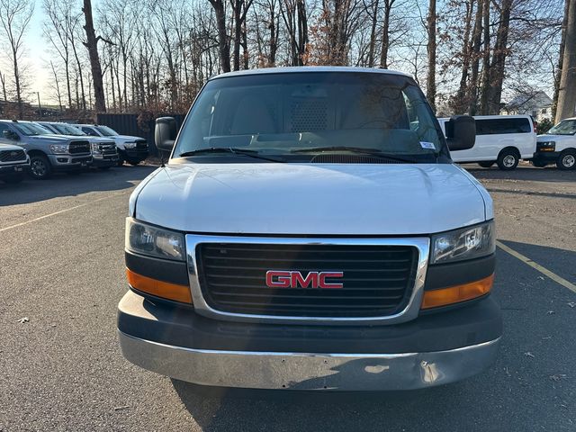 2015 GMC Savana Base