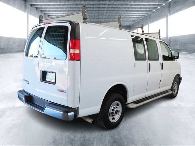 2015 GMC Savana Base