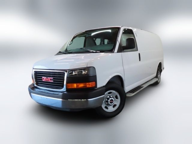 2015 GMC Savana Base