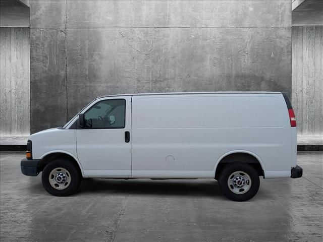 2015 GMC Savana Base