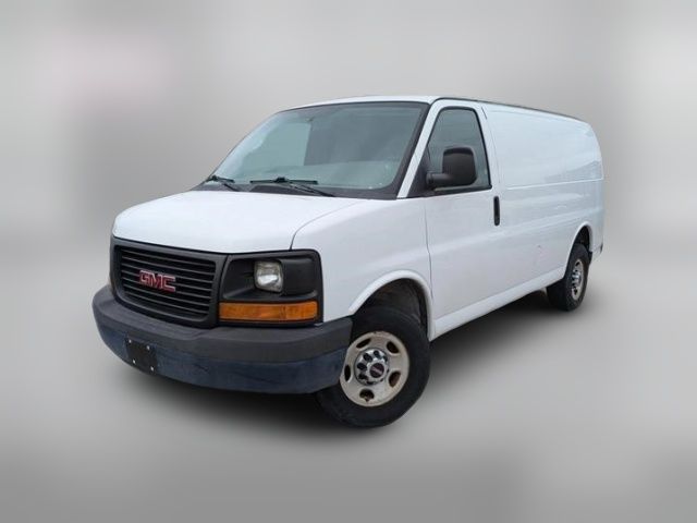 2015 GMC Savana Base