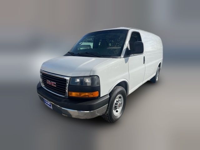 2015 GMC Savana Base