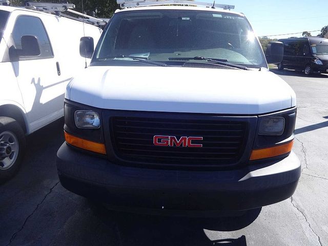 2015 GMC Savana Base