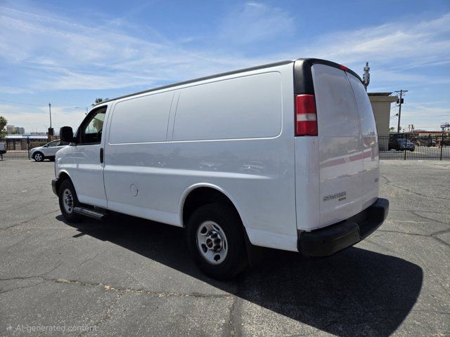 2015 GMC Savana Base