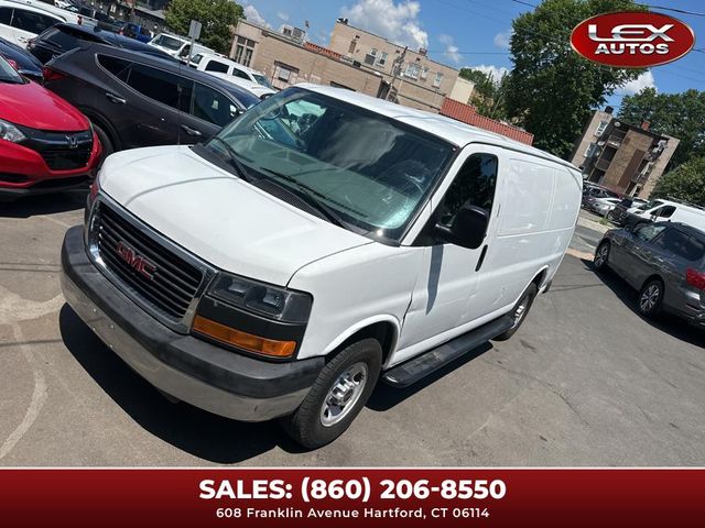 2015 GMC Savana Base