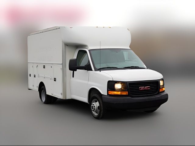 2015 GMC Savana Base