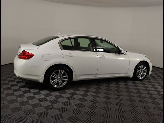 2015 INFINITI Q40 Base