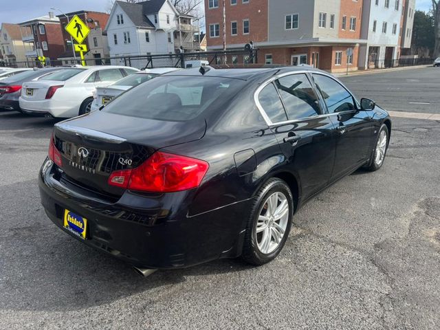 2015 INFINITI Q40 Base