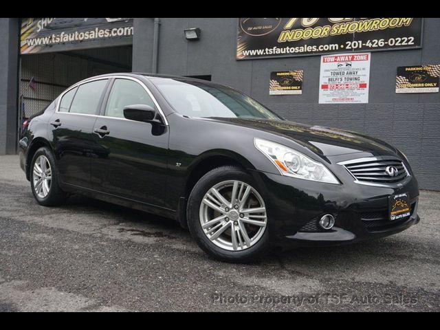 2015 INFINITI Q40 Base