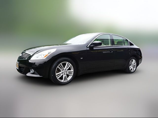 2015 INFINITI Q40 Base