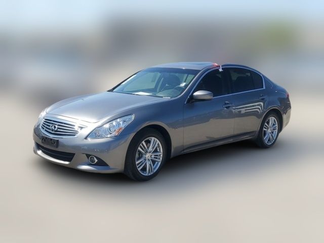 2015 INFINITI Q40 Base