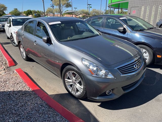 2015 INFINITI Q40 Base