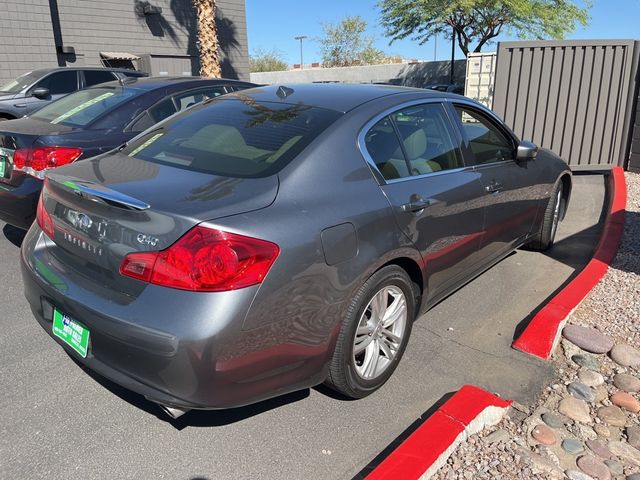 2015 INFINITI Q40 Base