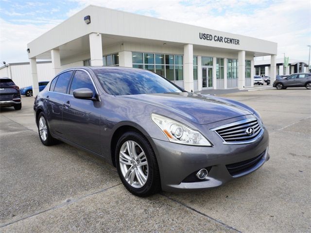 2015 INFINITI Q40 Base