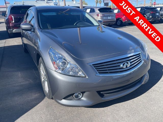 2015 INFINITI Q40 Base