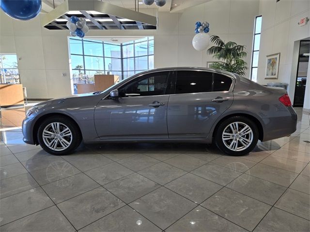 2015 INFINITI Q40 Base