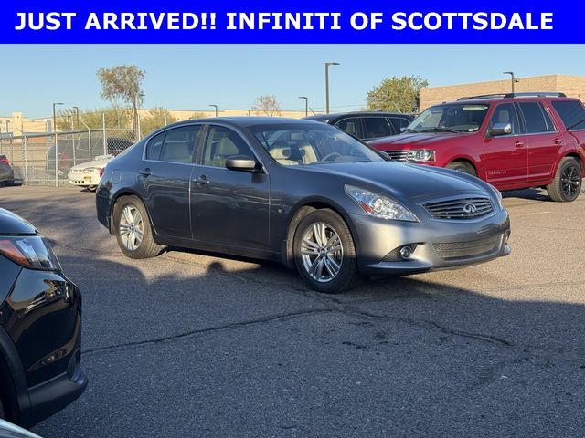 2015 INFINITI Q40 Base