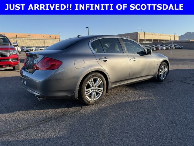 2015 INFINITI Q40 Base