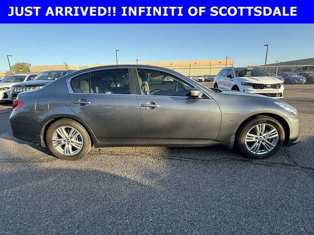 2015 INFINITI Q40 Base