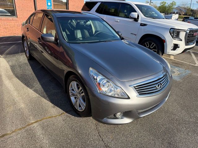 2015 INFINITI Q40 Base