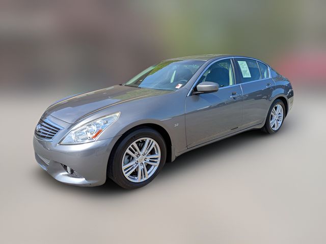 2015 INFINITI Q40 Base