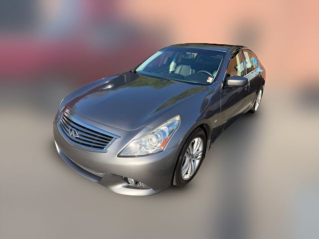 2015 INFINITI Q40 Base