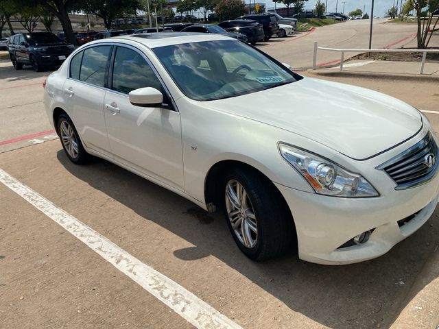 2015 INFINITI Q40 Base