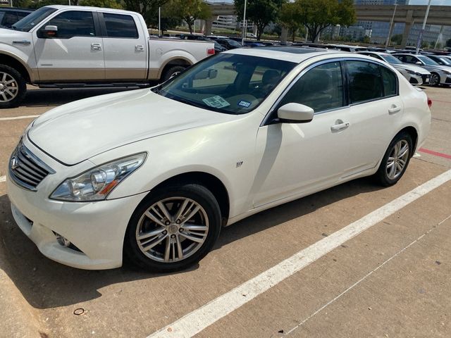 2015 INFINITI Q40 Base