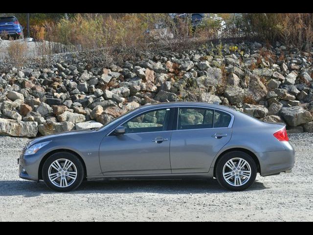 2015 INFINITI Q40 Base