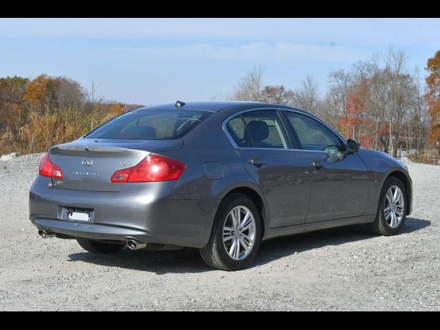 2015 INFINITI Q40 Base