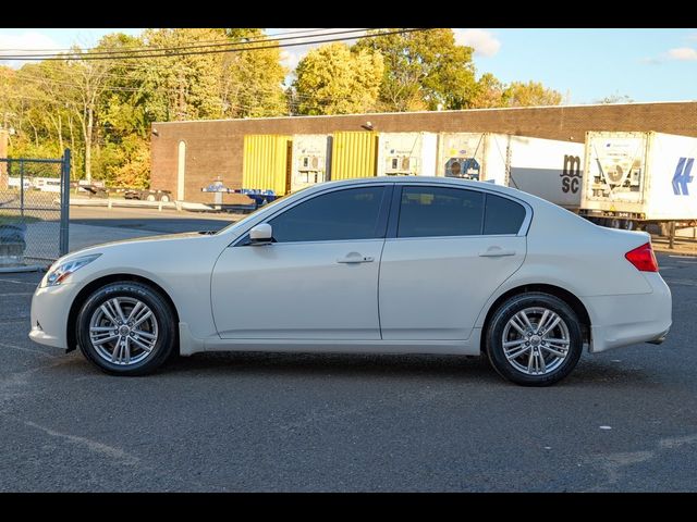 2015 INFINITI Q40 Base