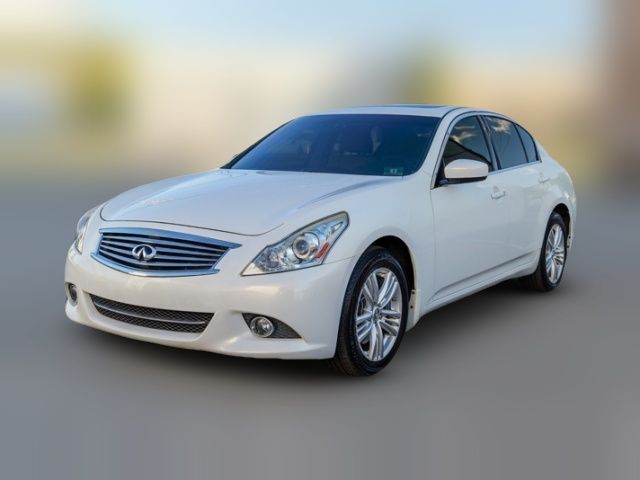 2015 INFINITI Q40 Base