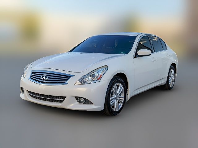 2015 INFINITI Q40 Base