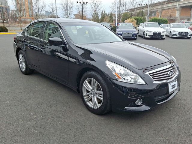 2015 INFINITI Q40 Base