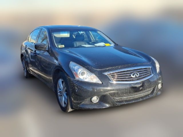 2015 INFINITI Q40 Base