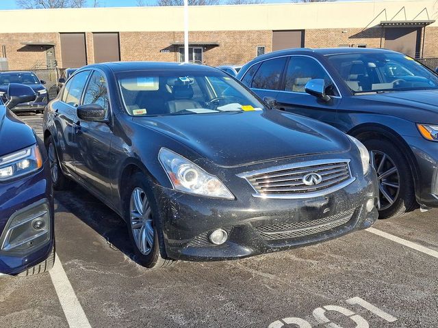 2015 INFINITI Q40 Base