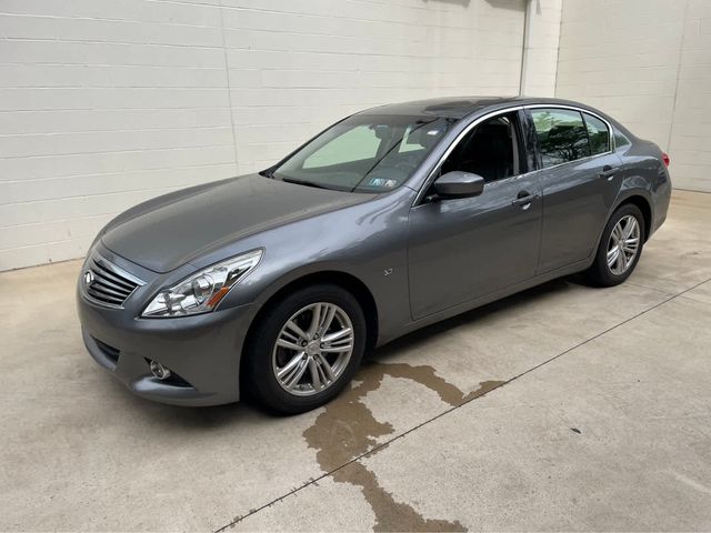 2015 INFINITI Q40 Base