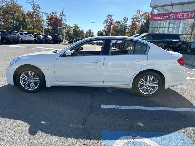 2015 INFINITI Q40 Base