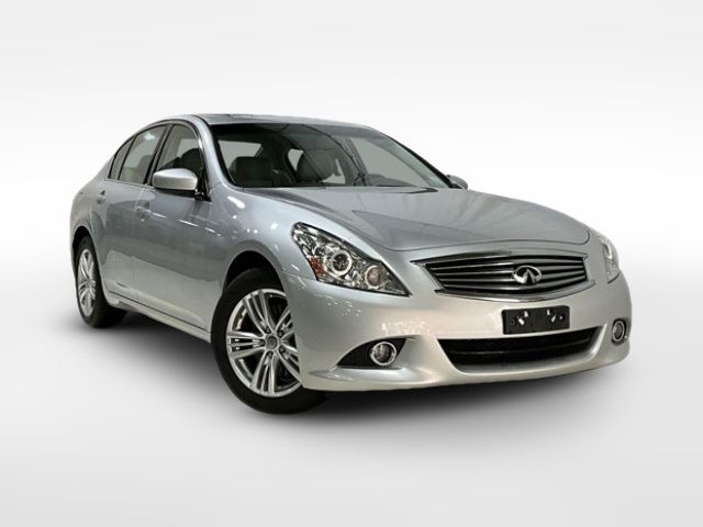 2015 INFINITI Q40 Base