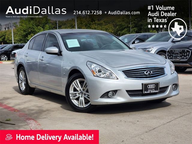 2015 INFINITI Q40 Base